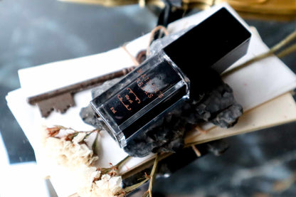 Fia ☠️[Color changing]- Maiden's Tears - Healing lip oil